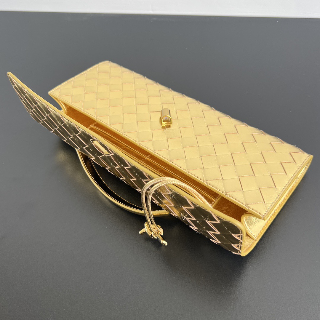 B0tt*ga Ven*ta Clutch-31x13x3 CM