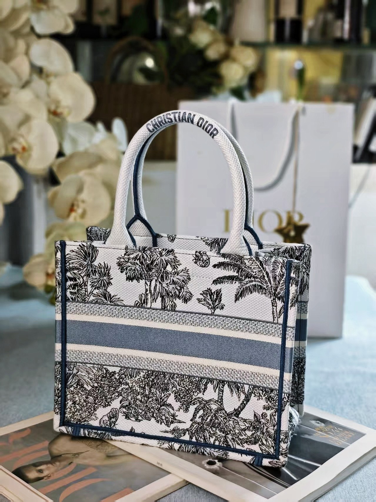 Diro Book Tote