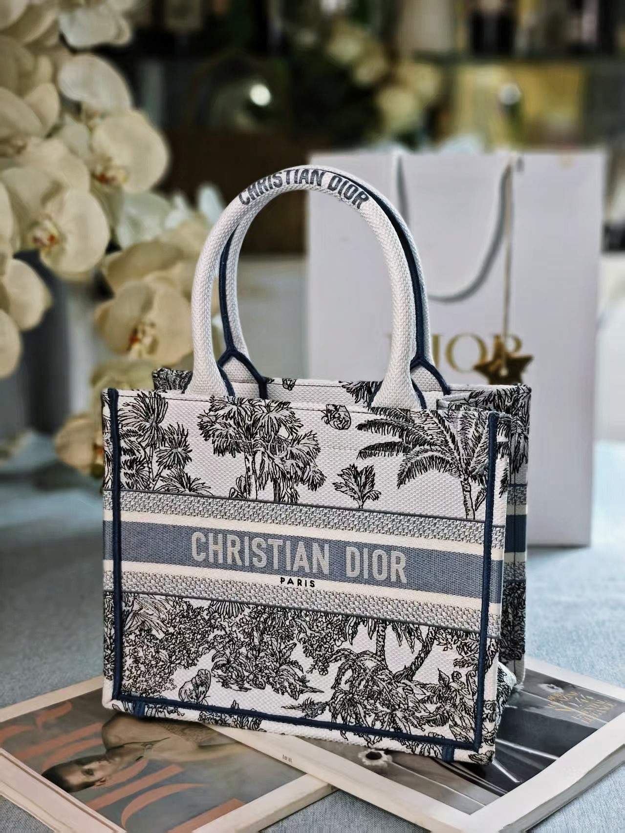 Diro Book Tote