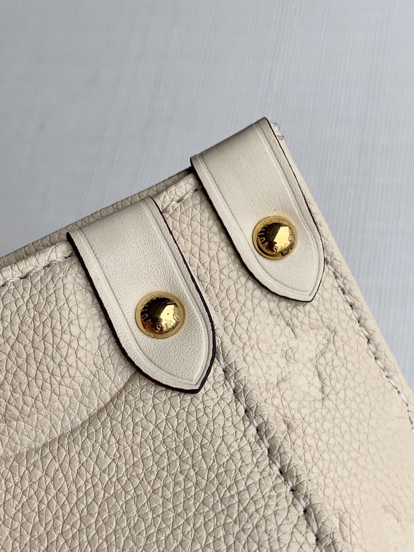 l0*is V*t0n small onthego handbag-35*28*15cm