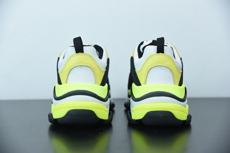 Ba*len*cia*ga triple s