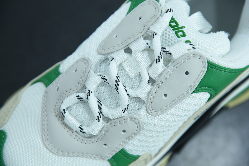 Ba*len*cia*ga triple s