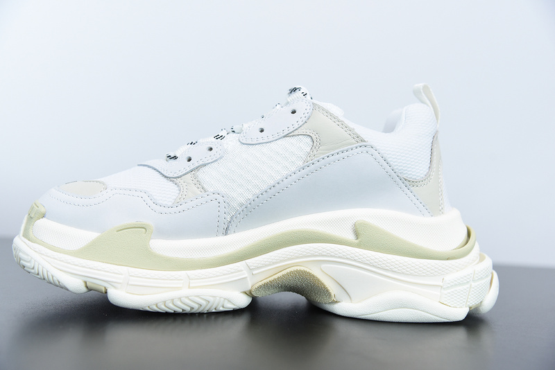 Ba*len*cia*ga triple s