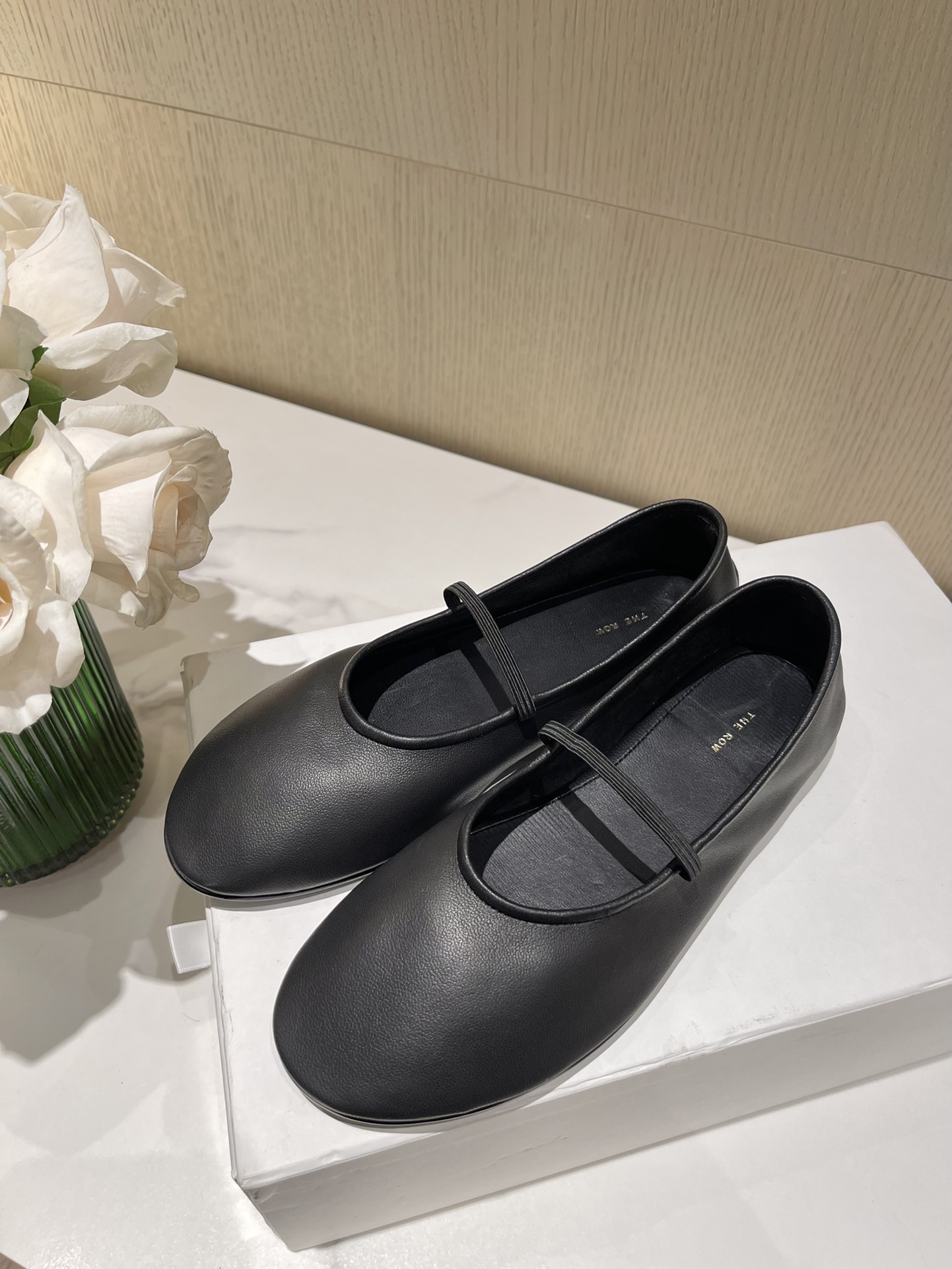 T*e R0w ballet single shoes