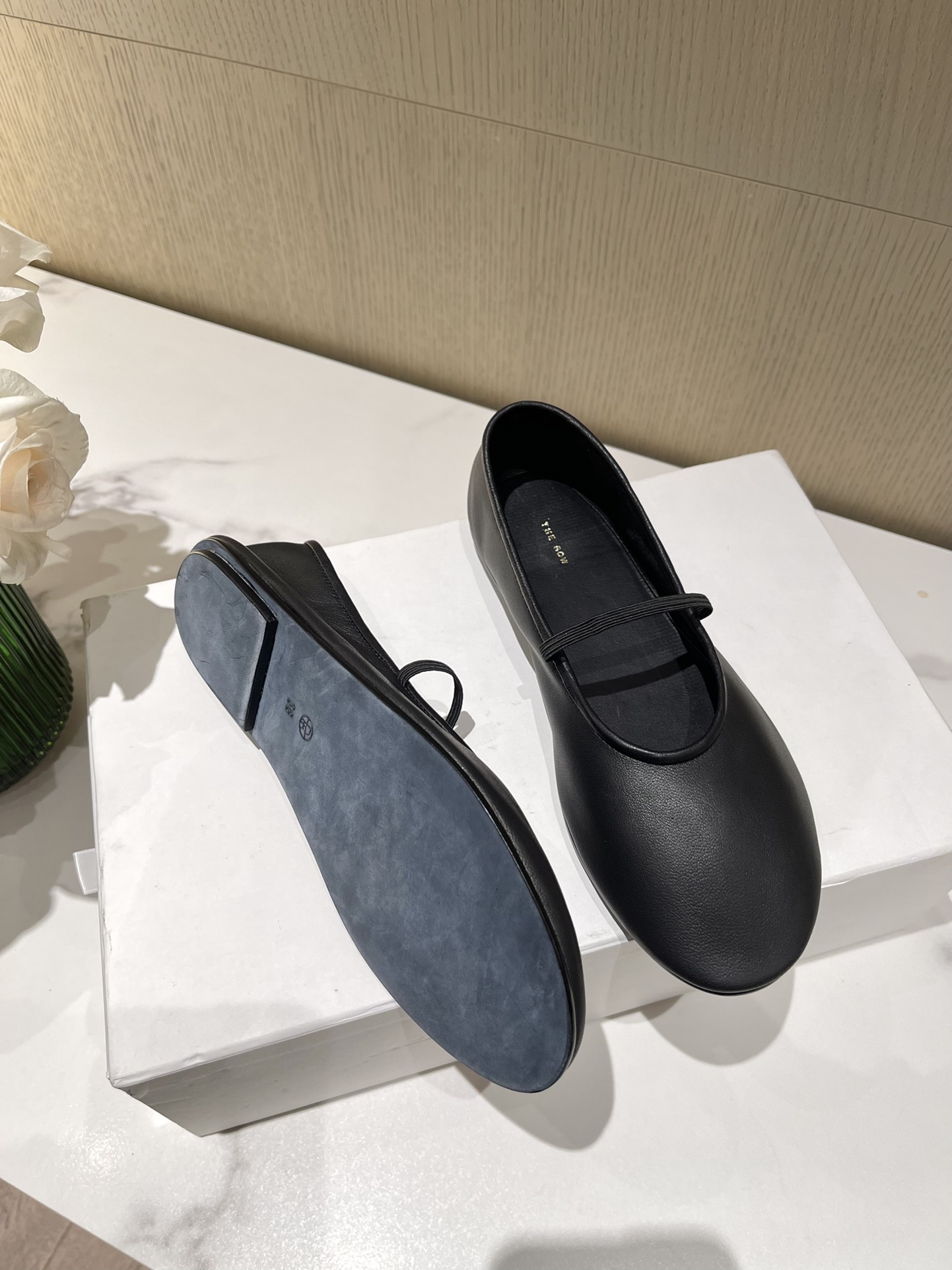 T*e R0w ballet single shoes