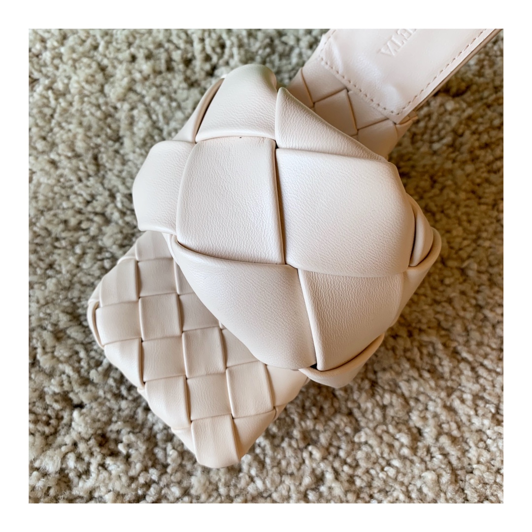 bo*te*ga Ve*ne*ta sandals