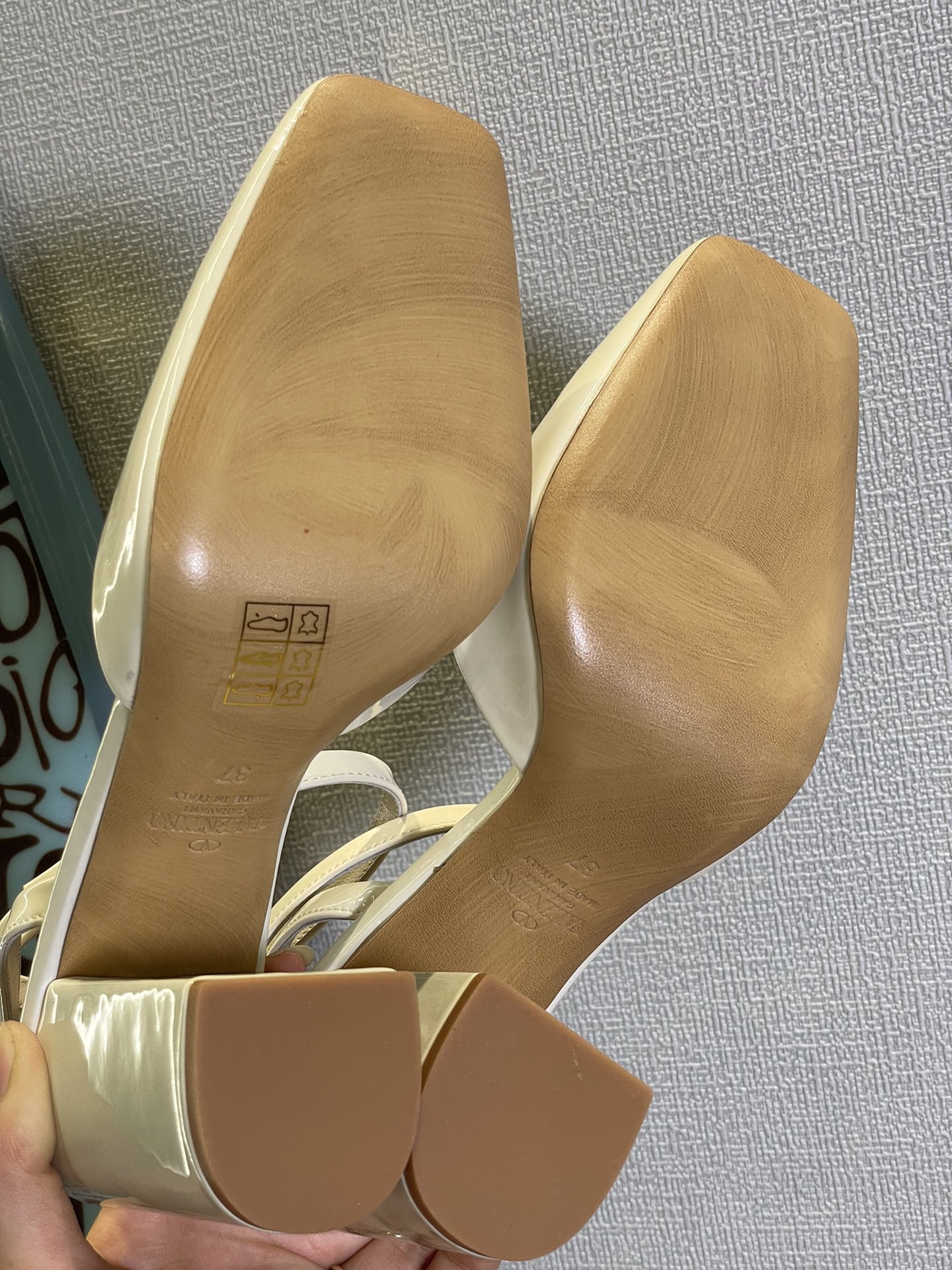 Va1e*ntin0 2022ss heels