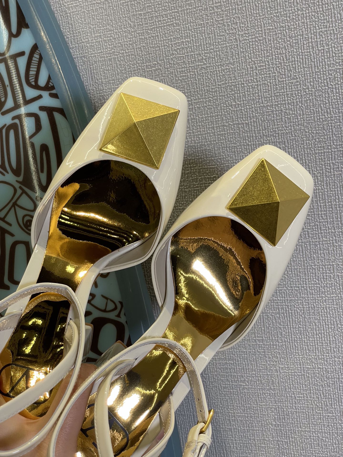 Va1e*ntin0 2022ss heels