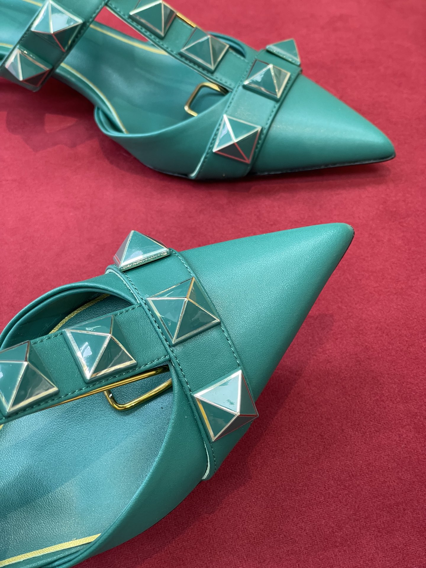 Va1e*ntin0 2022ss heels(size:35-42)