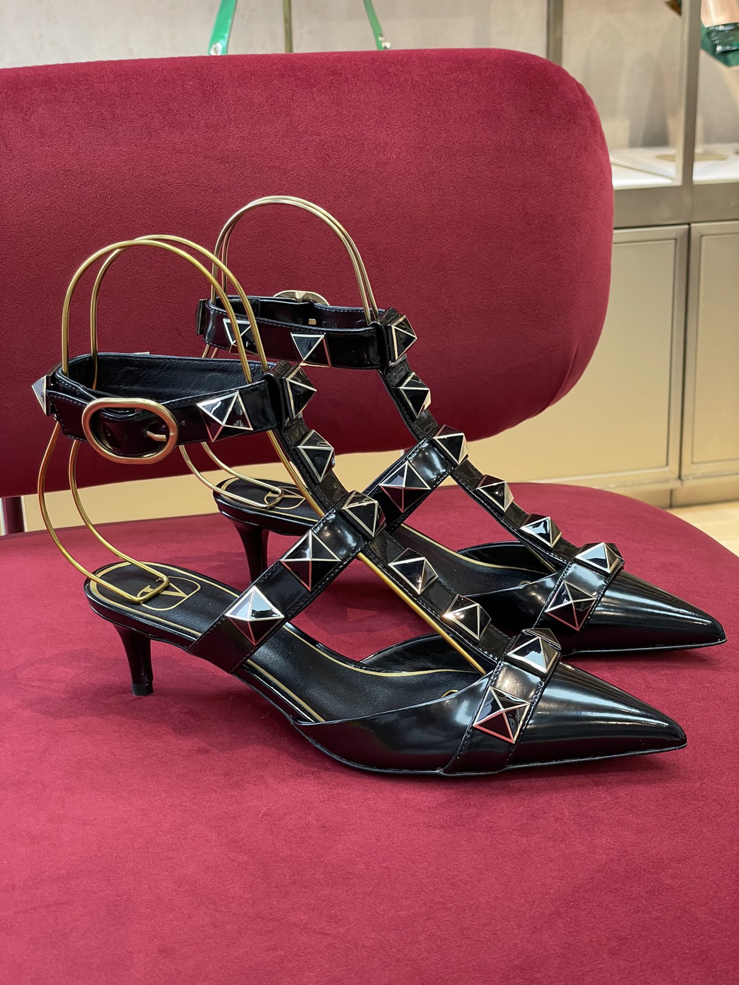 Va1e*ntin0 2022ss heels(size:35-42)