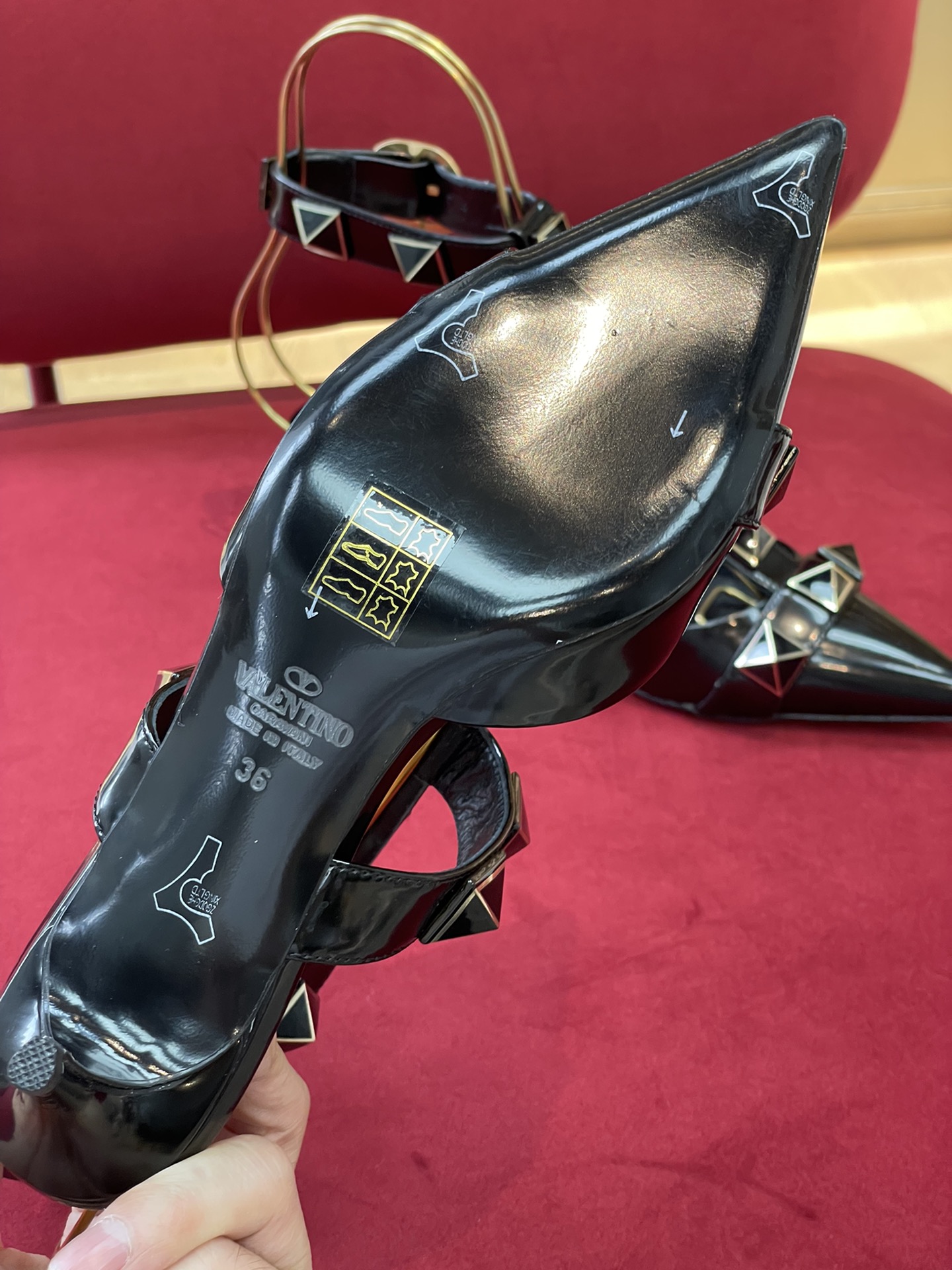 Va1e*ntin0 2022ss heels(size:35-42)