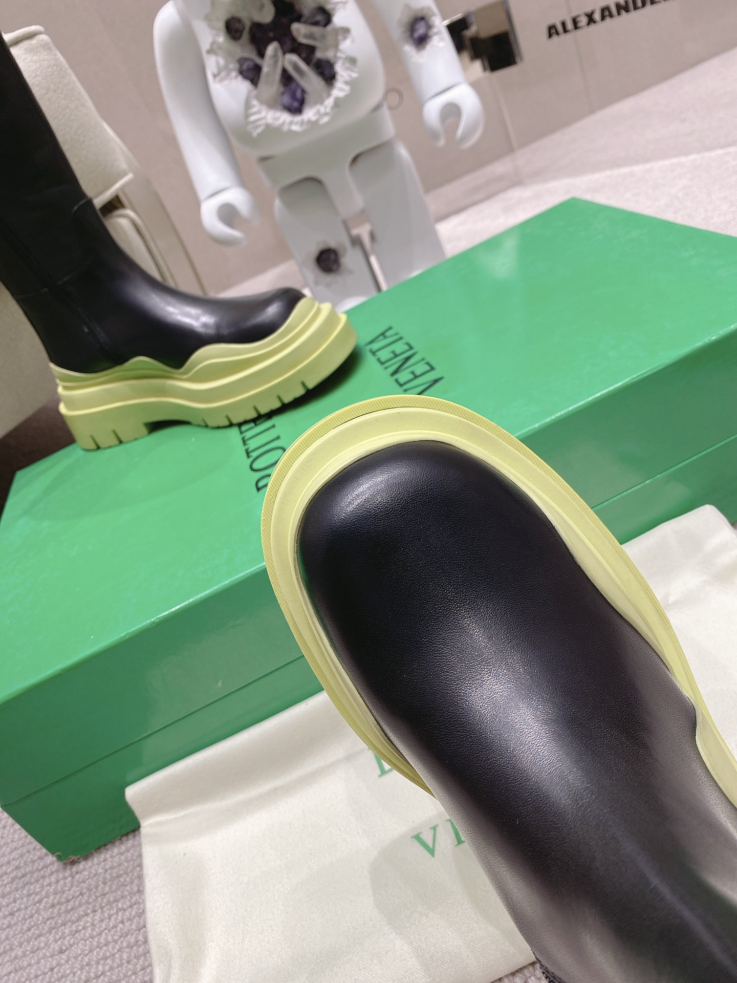 bo*te*ga Ve*ne*ta boots