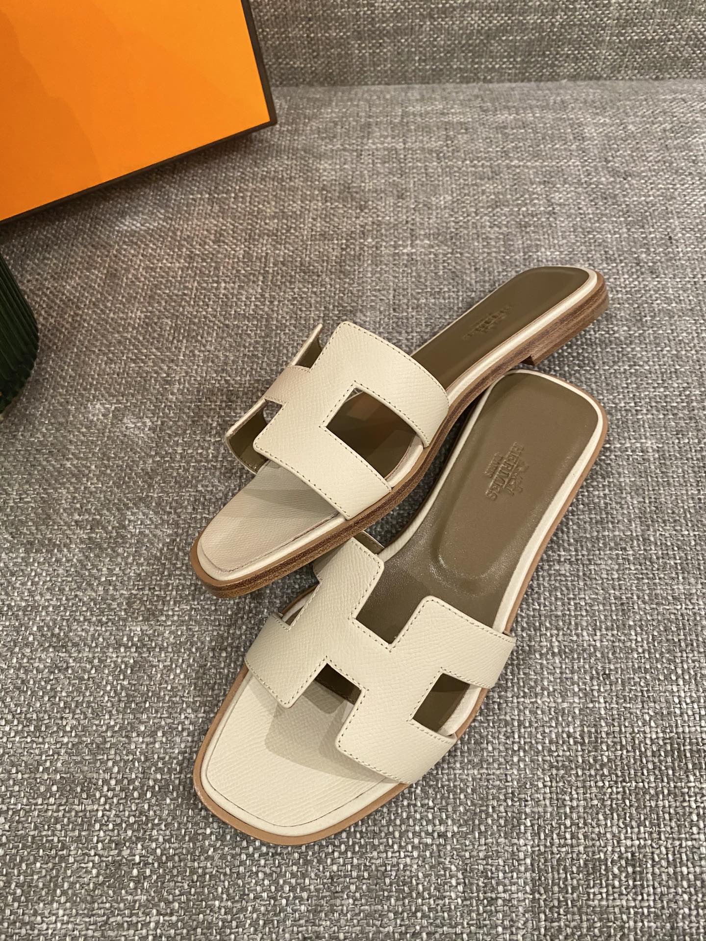 H**mes slippers in caviar leather