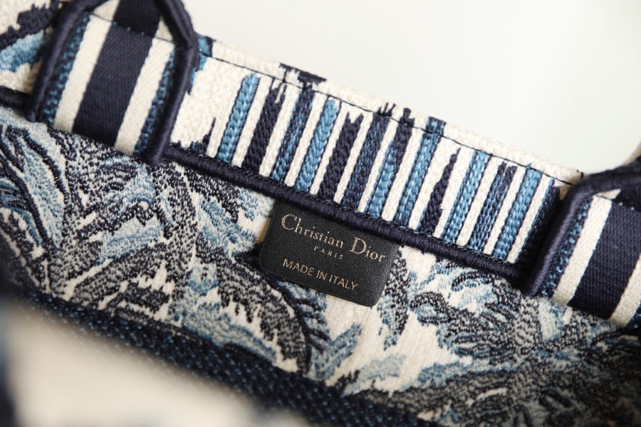 D*or small book tote-36.5cm