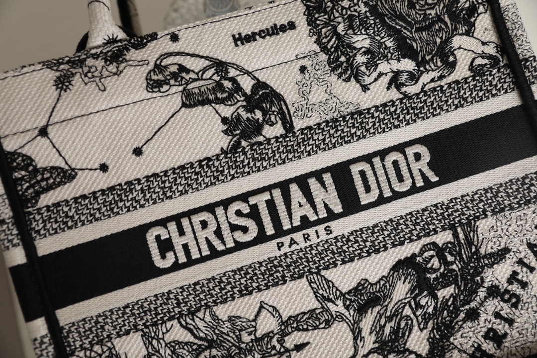 D*or small book tote-26*8*22cm