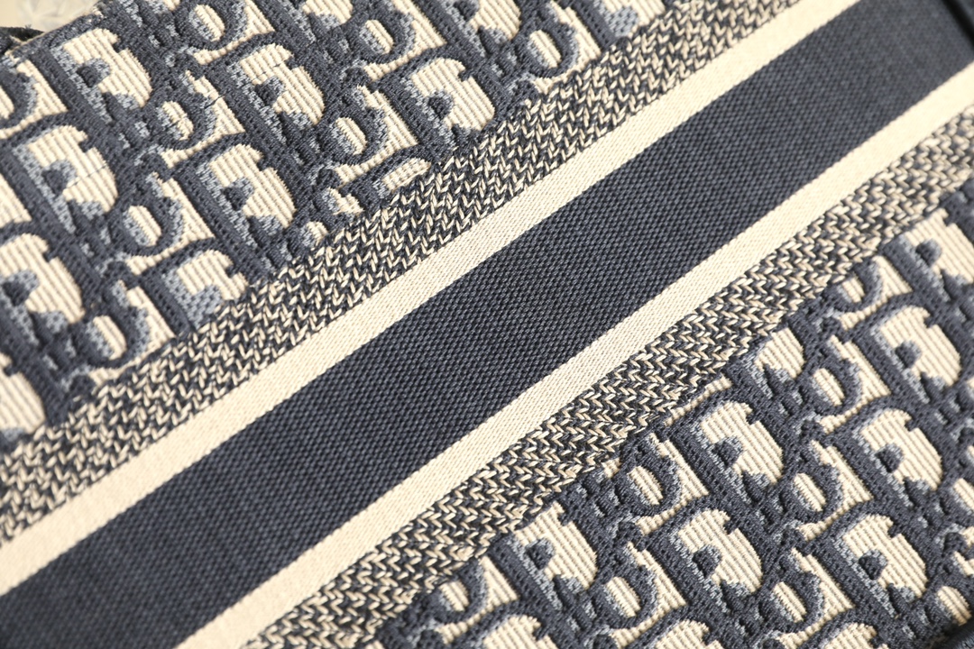 D*or small book tote-26*8*22cm