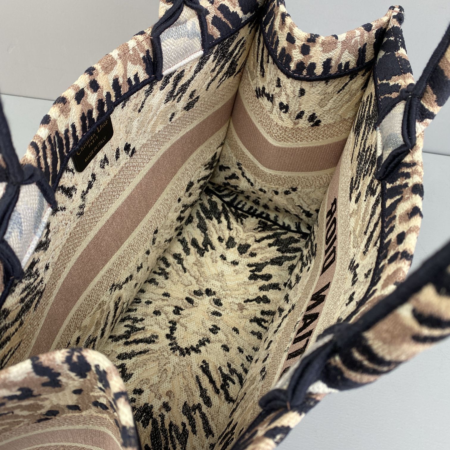 D*or small book tote-36.5cm