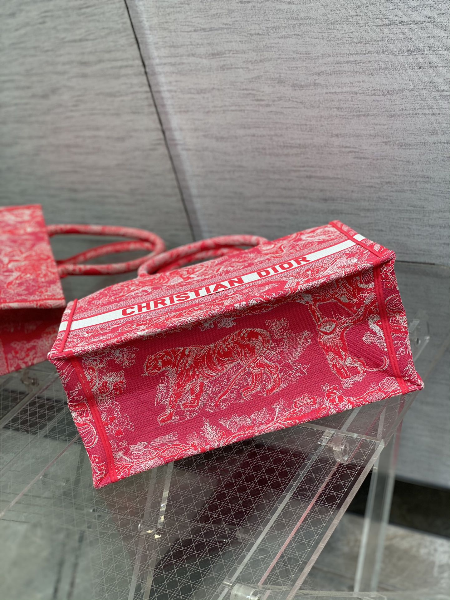 D*or small book tote-36.5cm