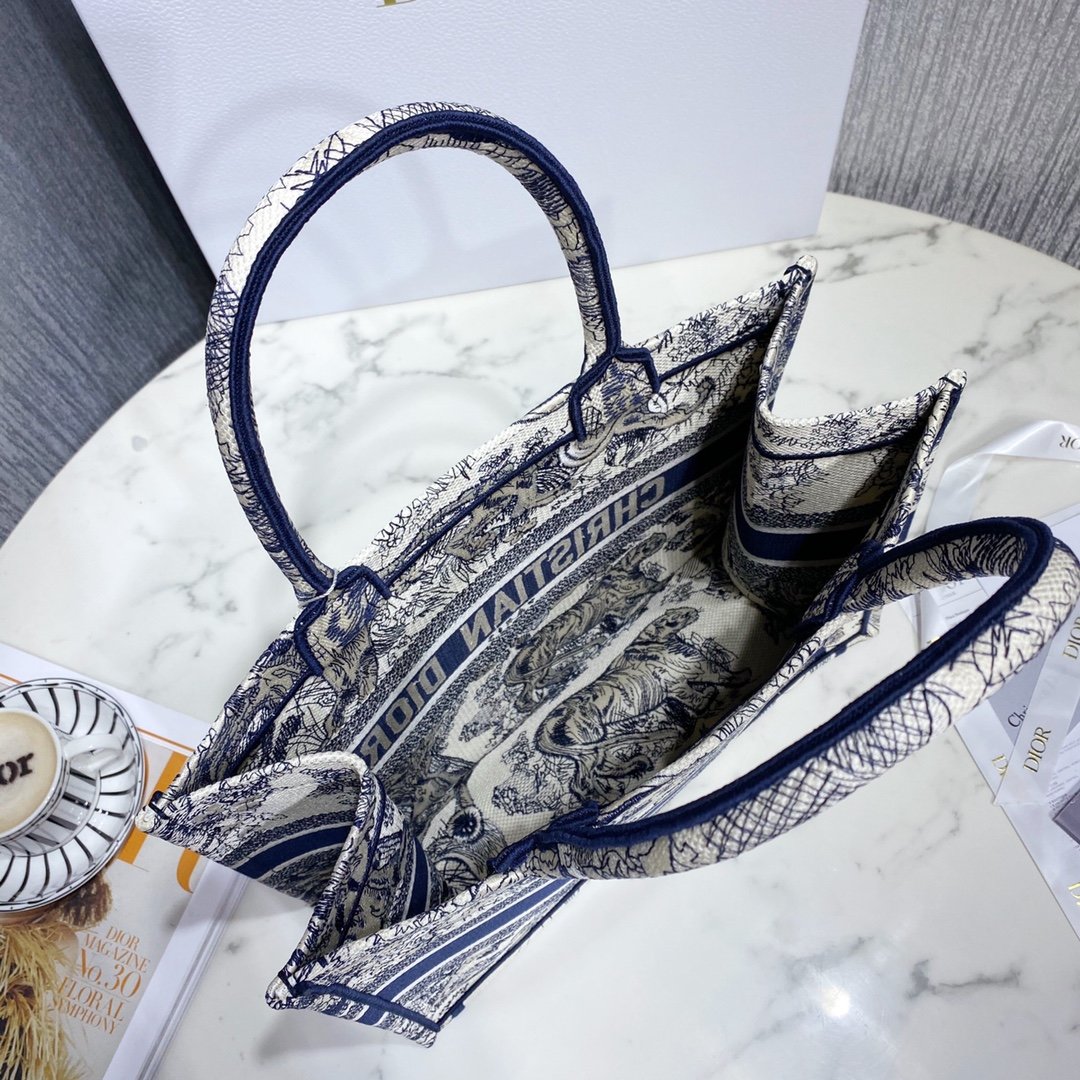 D*or small book tote-36.5cm