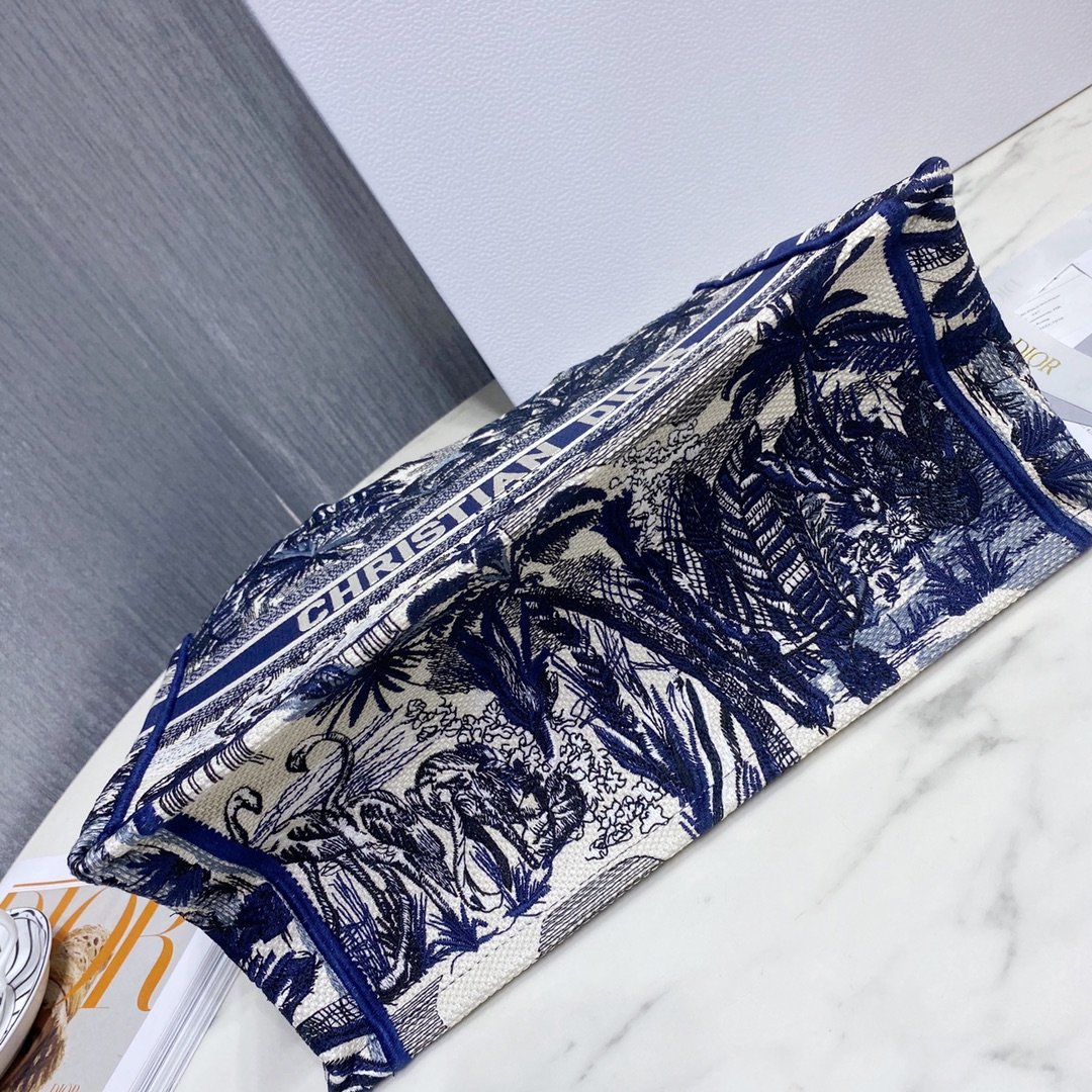 D*or small book tote-36.5cm