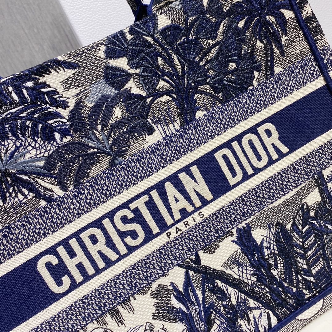 D*or small book tote-36.5cm