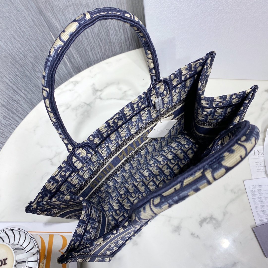 D*or small book tote-36.5cm