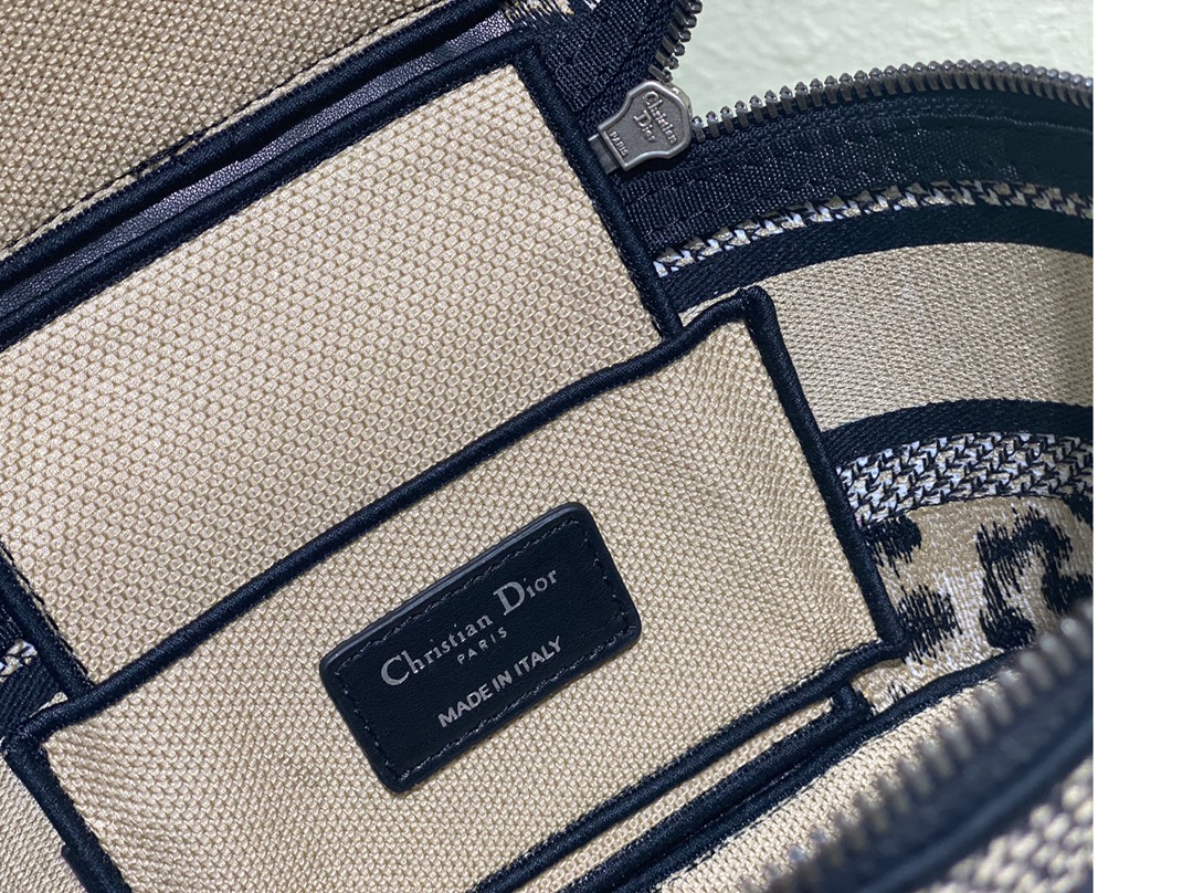 D*or cosmetic bag-18*.5*13*10.5cm