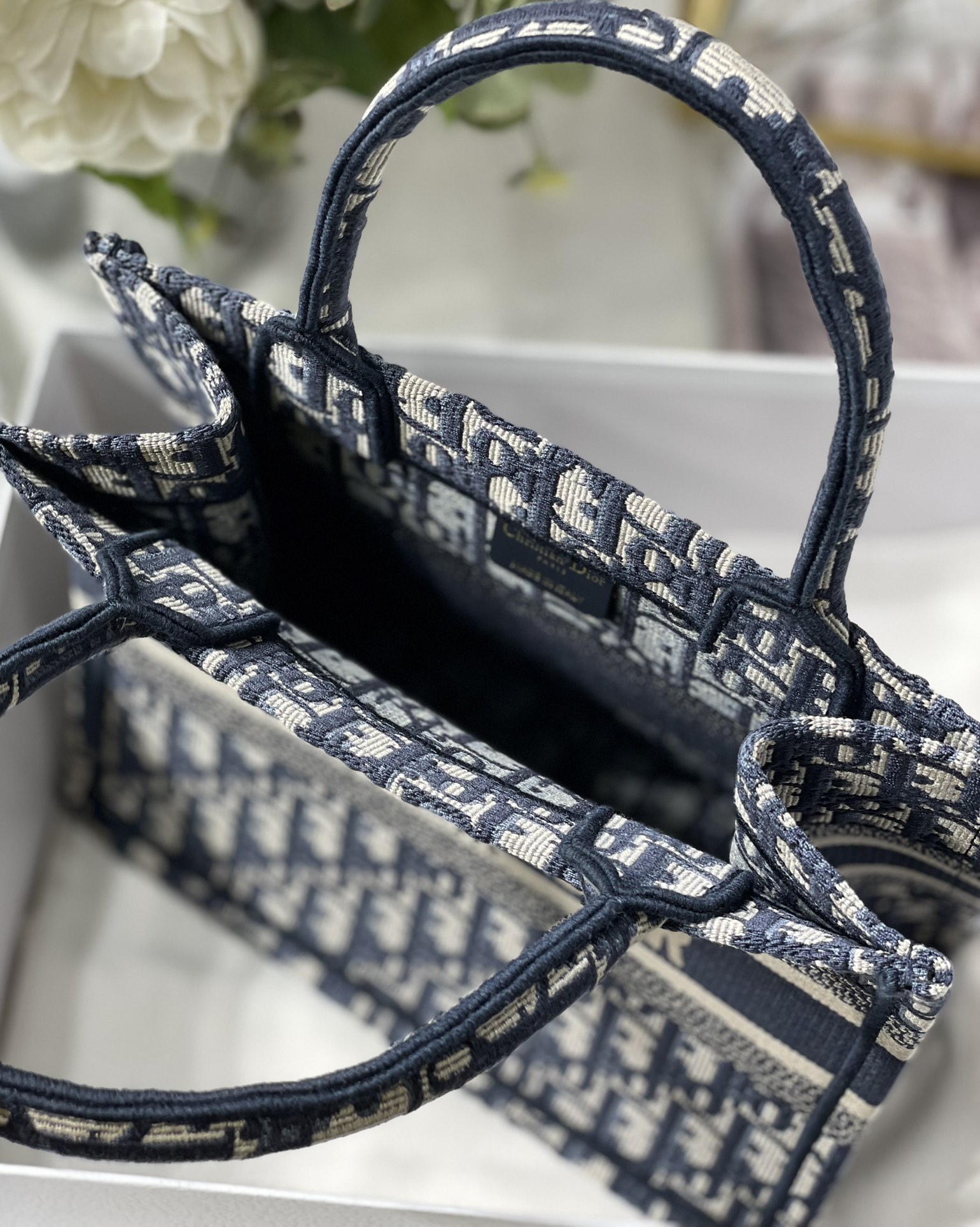 D*or small book tote-26*8*22cm