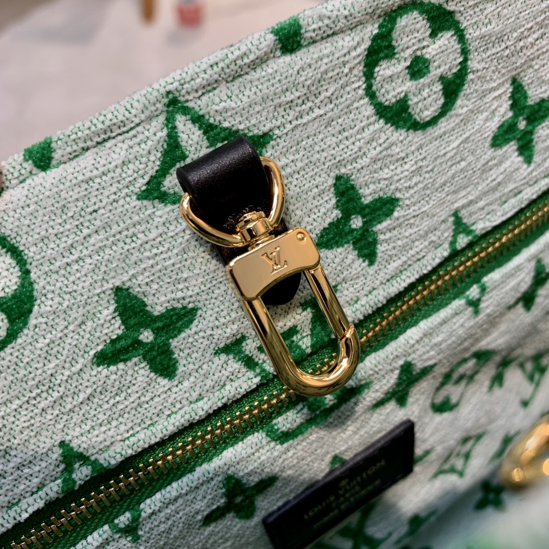 l0*is V*t0n onthego handbag-25*19*11.5 cm