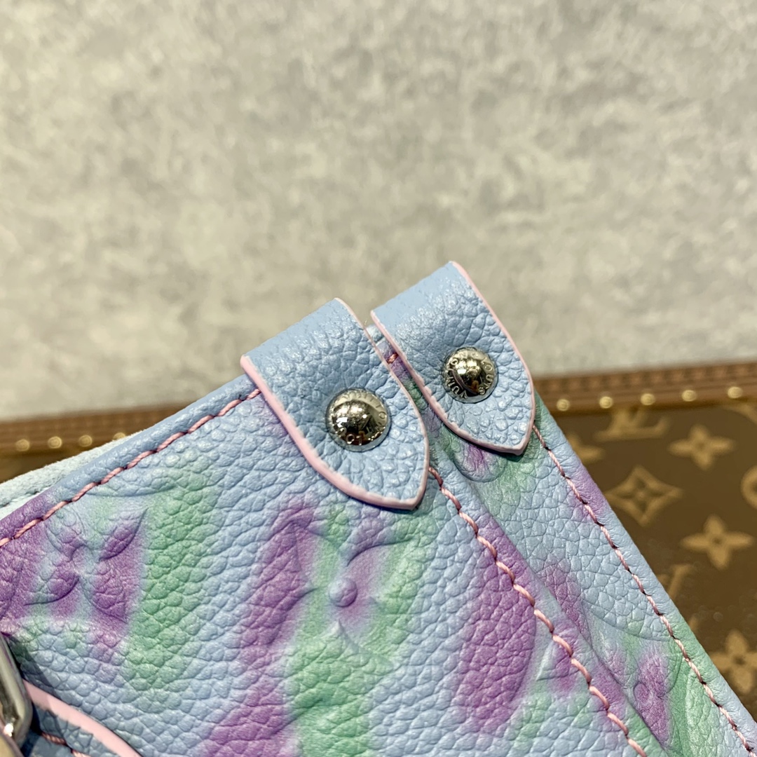 l0*is V*t0n onthego handbag-25*19*11.5 cm