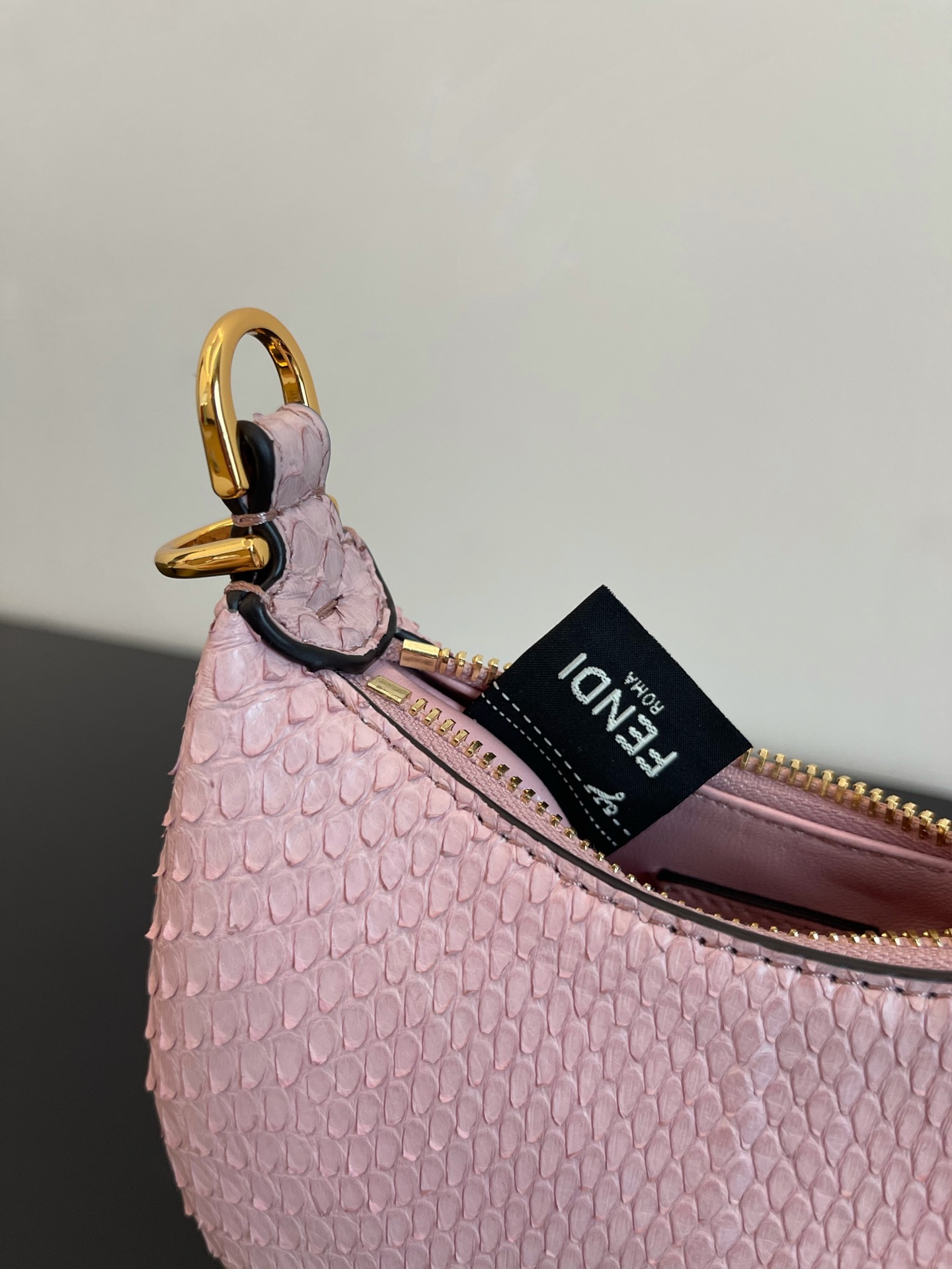 F**di praphy-16.5x14x5cm