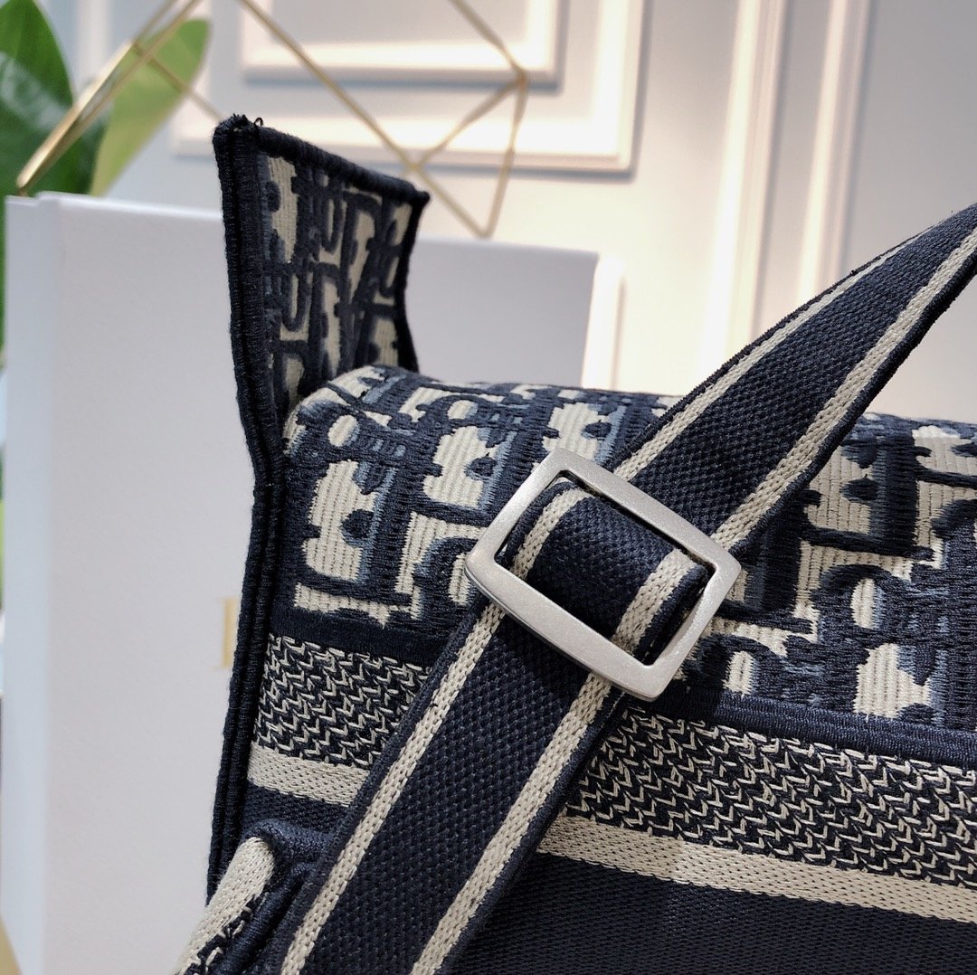 D*or oblique backpack-28x36x12cm