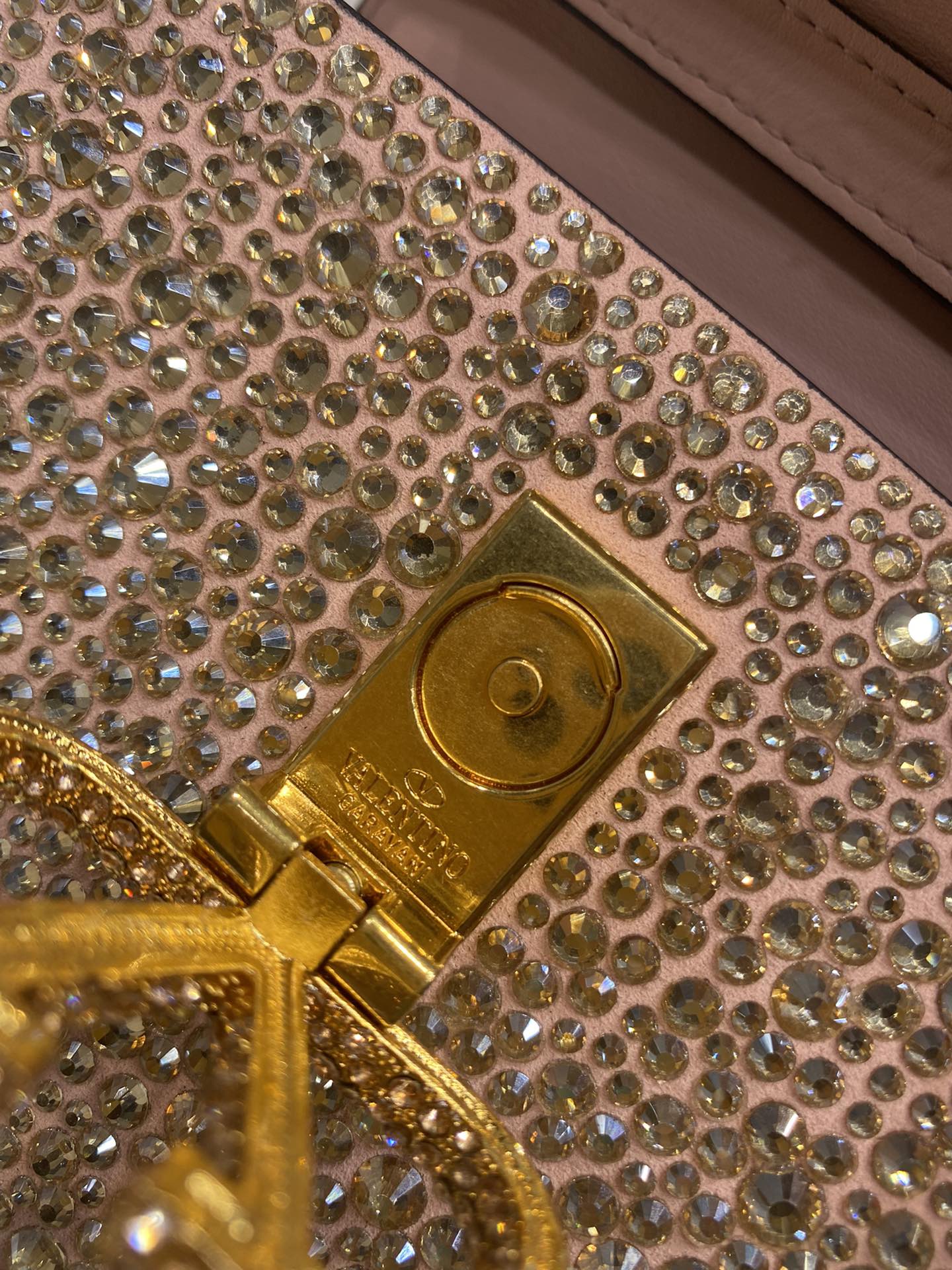 Va1e*ntin0 vlogo signature chain bag-19*13*9cm