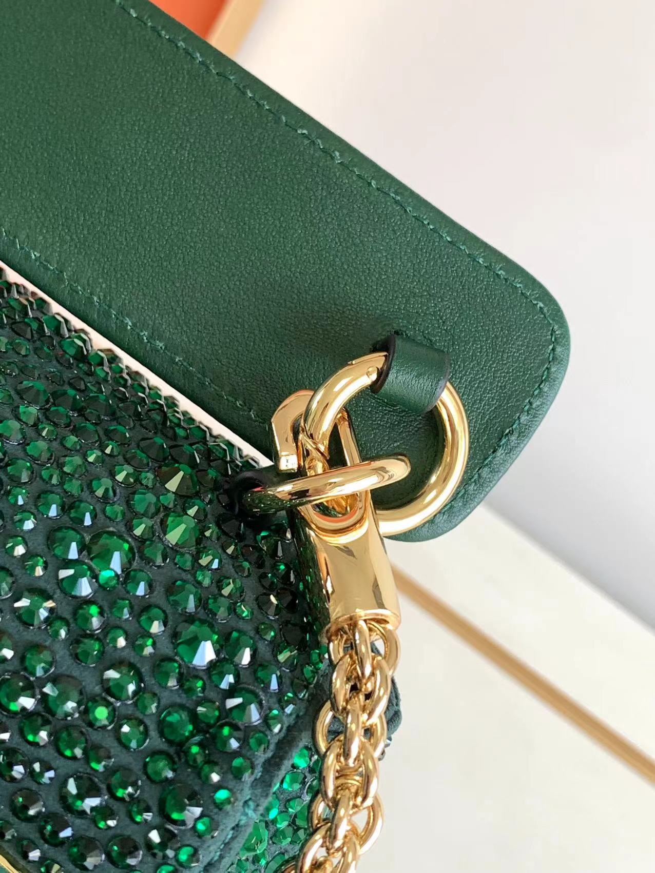 Va1e*ntin0 roman stud the soulder bag in nappa with chain-26x16x8cm