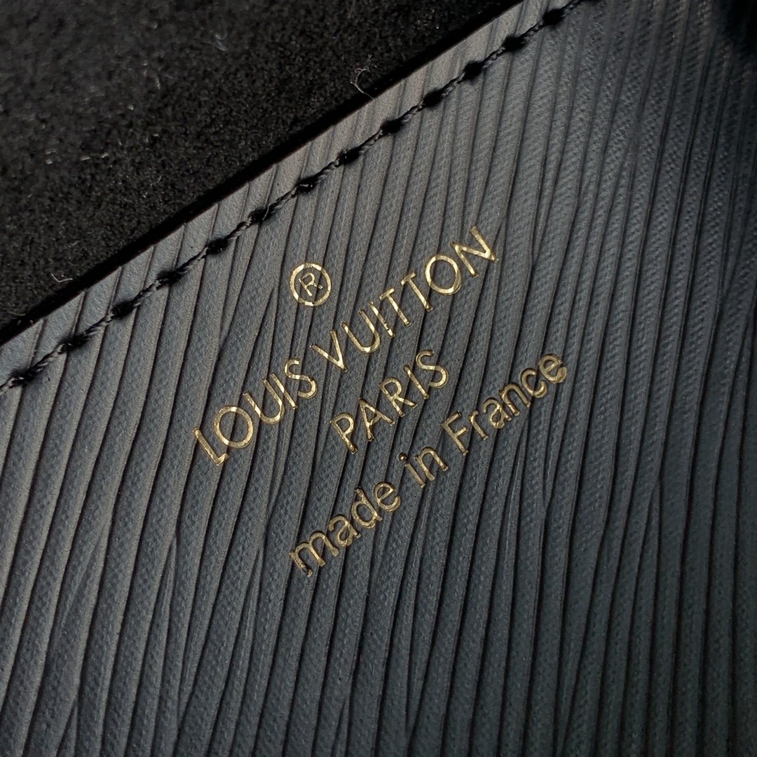 l0*is V*t0n wild at heart twist mm-23*17*9.5cm