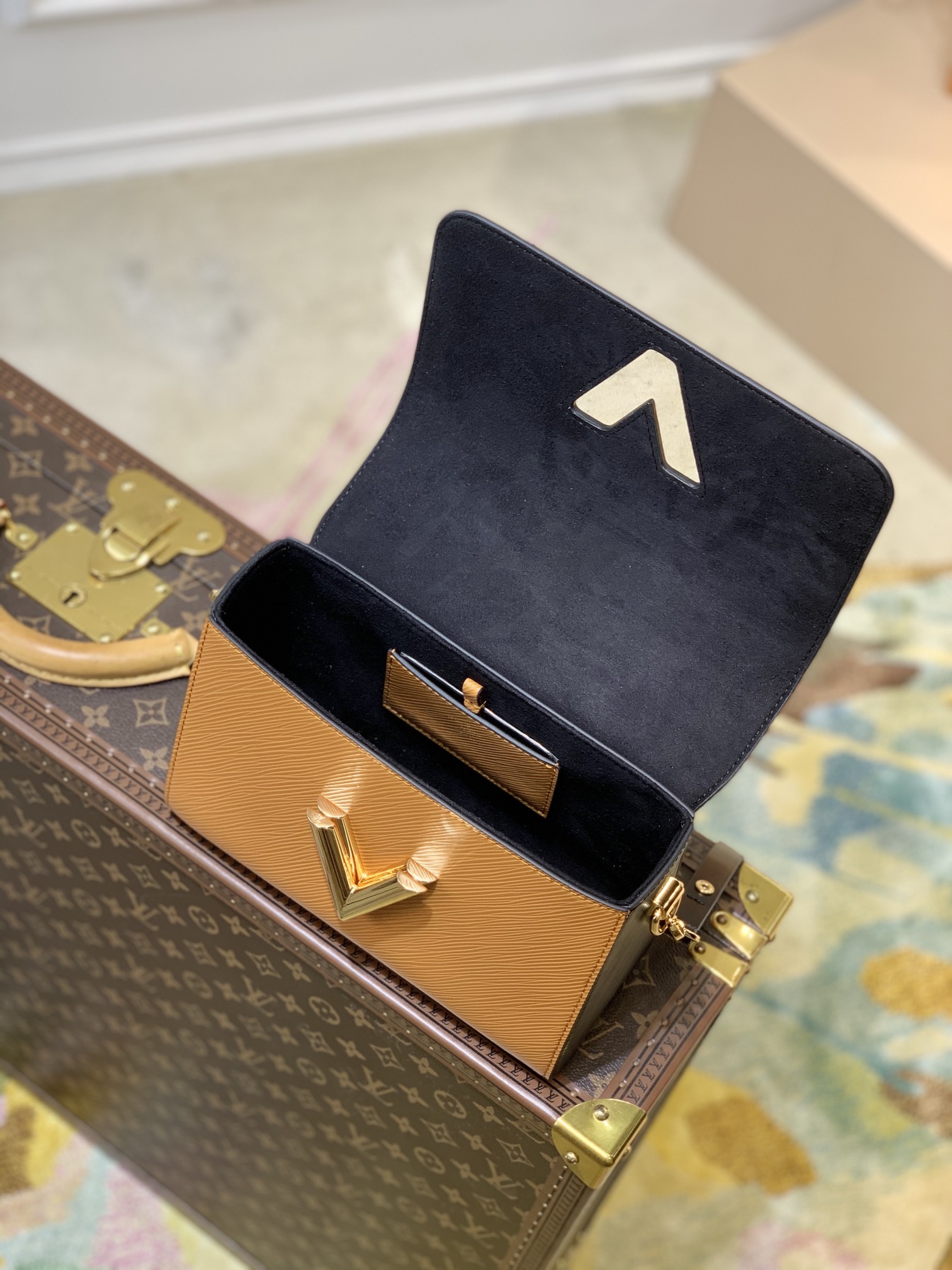 l0*is V*t0n twist mm-23*18*8cm