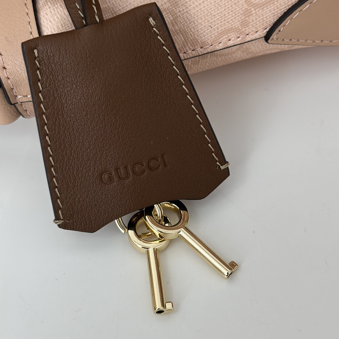 Gvc*1 Padlock Small Shoulder Bag-23.5*15*6CM