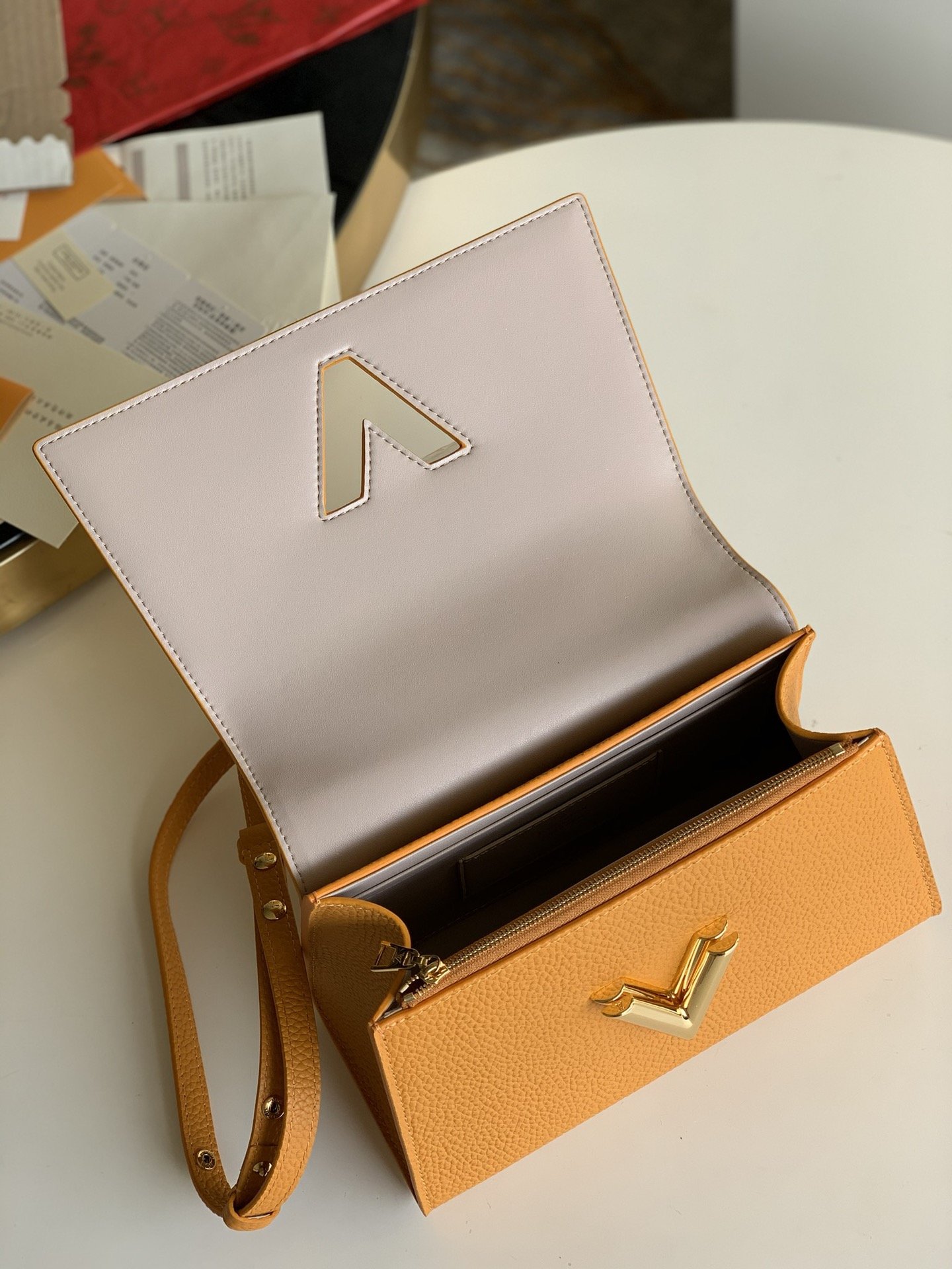 l0*is V*t0n twist one handle-17.0 x 25.0 x 11cm