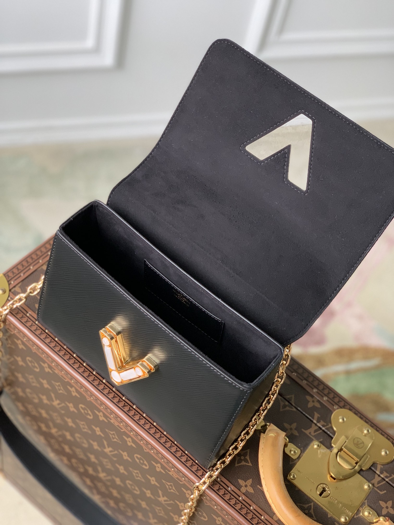 l0*is V*t0n twist mm-23*18*8cm