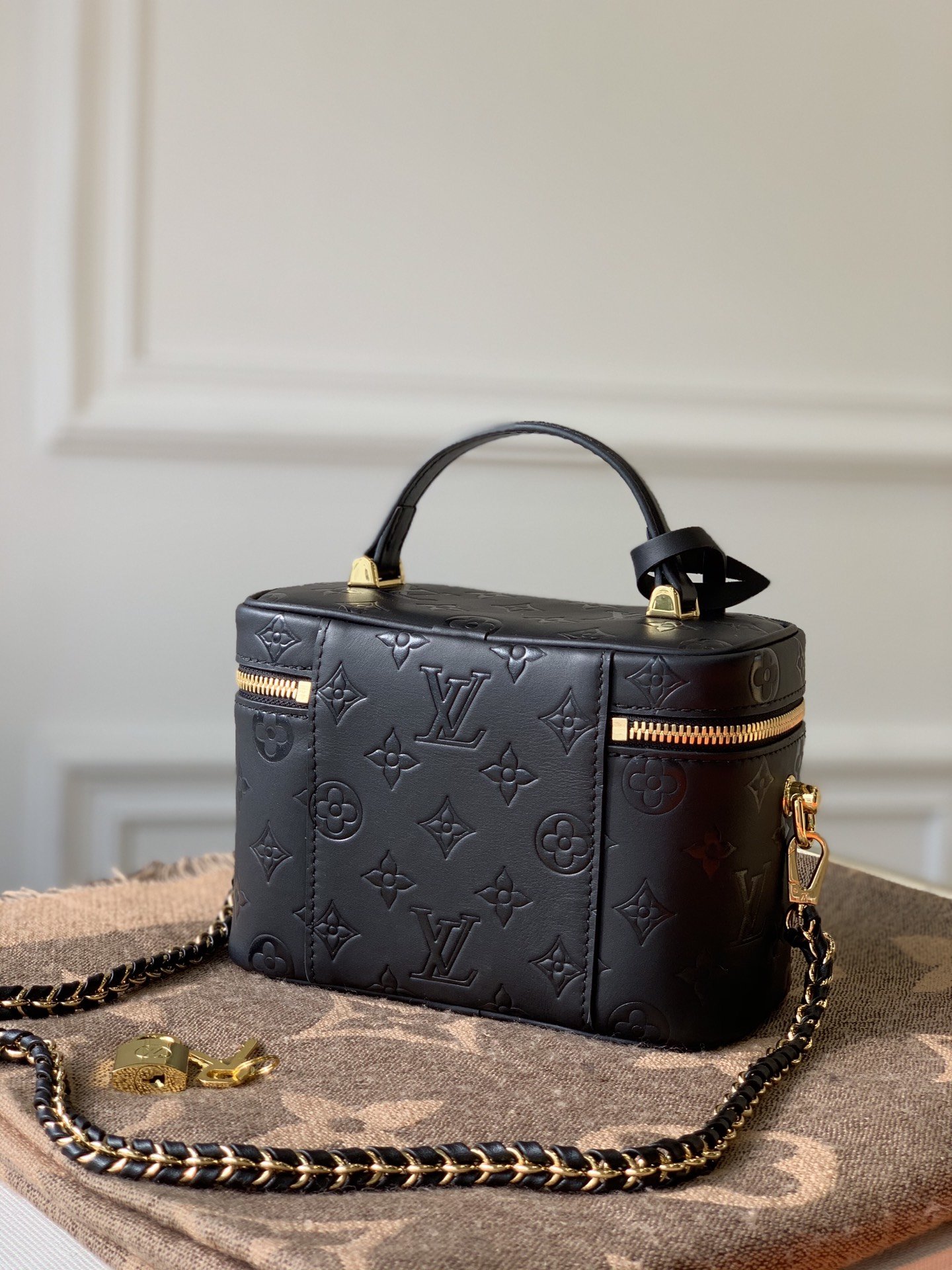 l0*is V*t0n cosmetic bag m42264-14*19*10cm