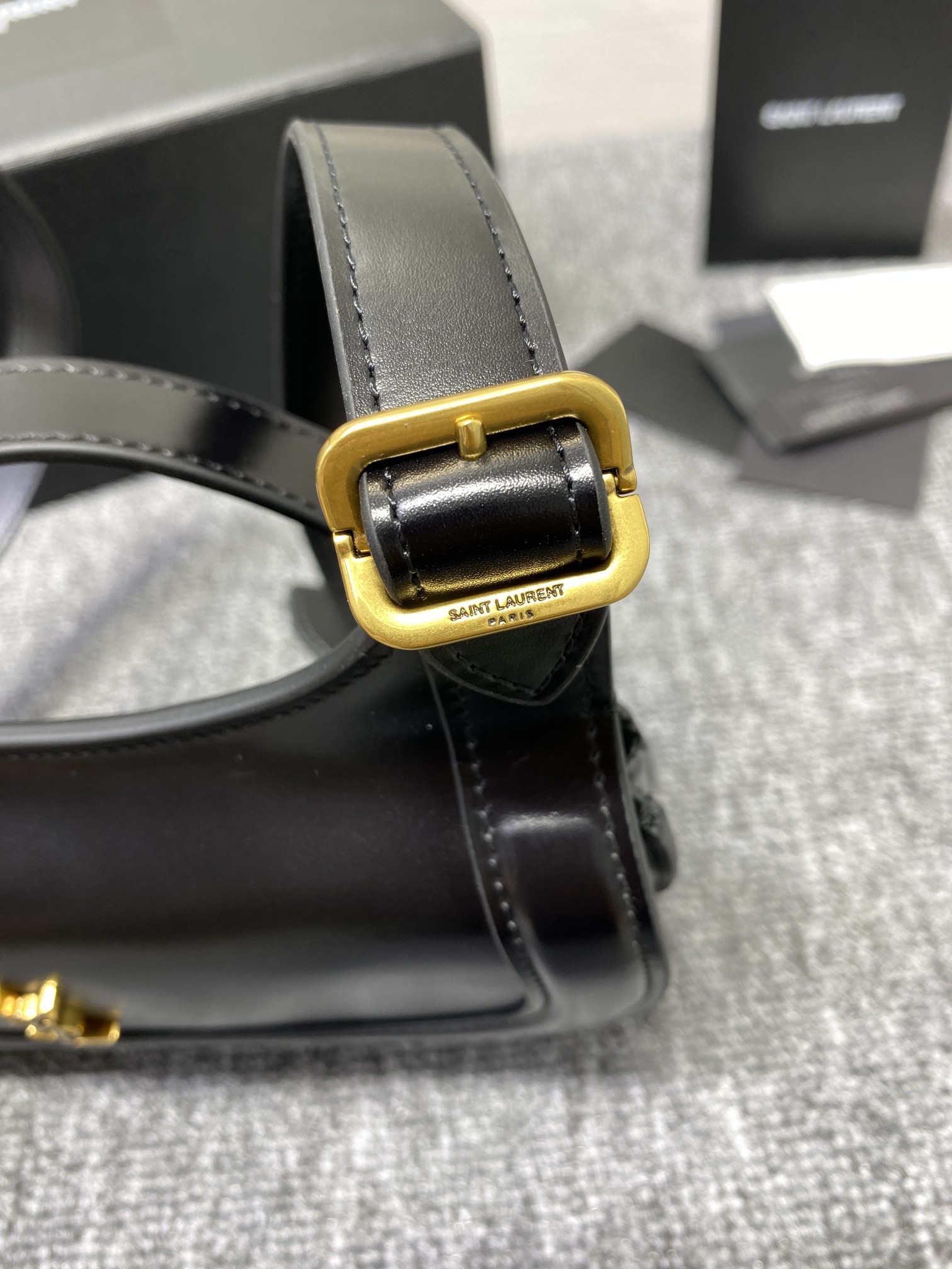 Va1e*ntin0 charlie handbags-18.5x13x3.5cm