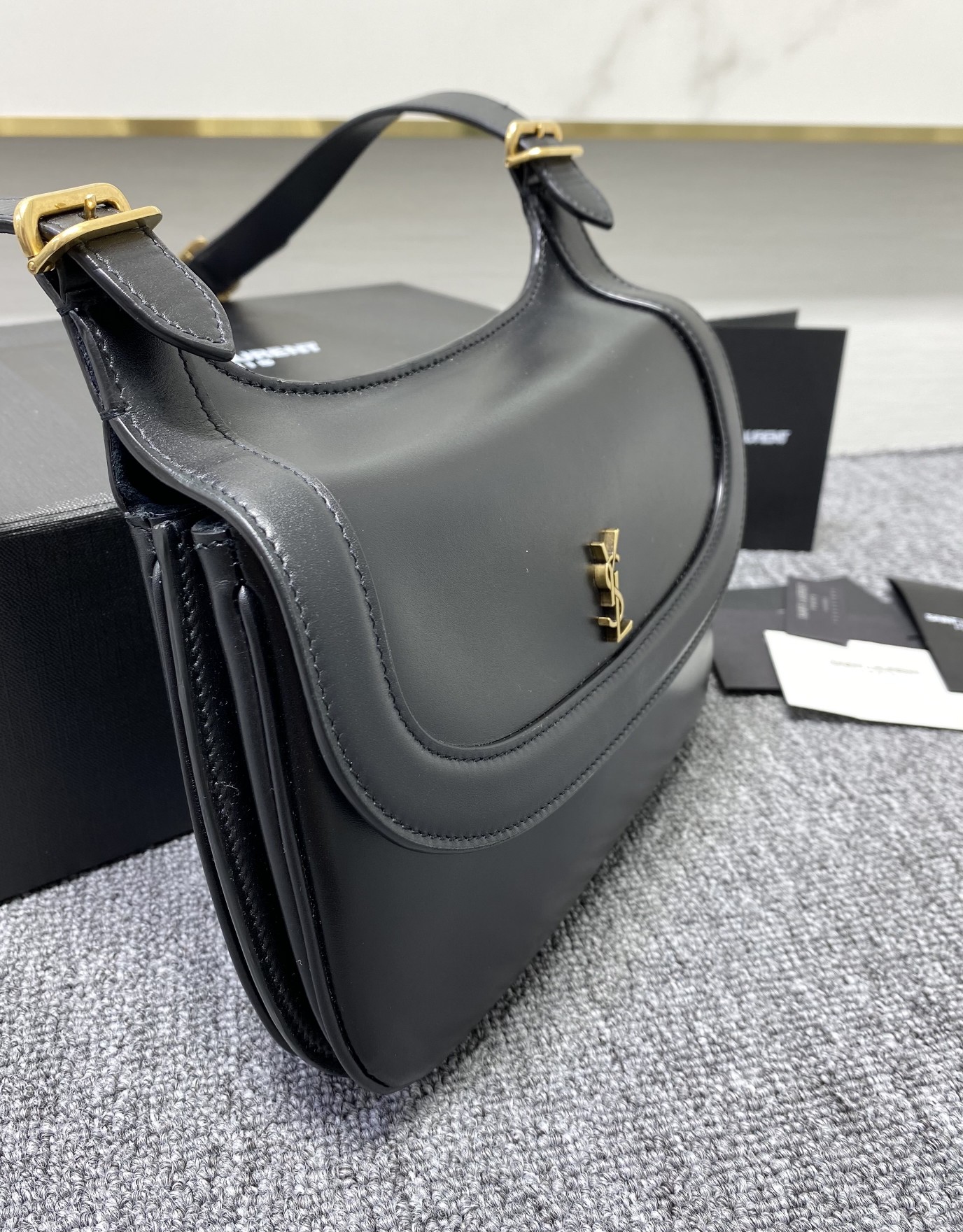 Va1e*ntin0 charlie handbags-23x17x4cm