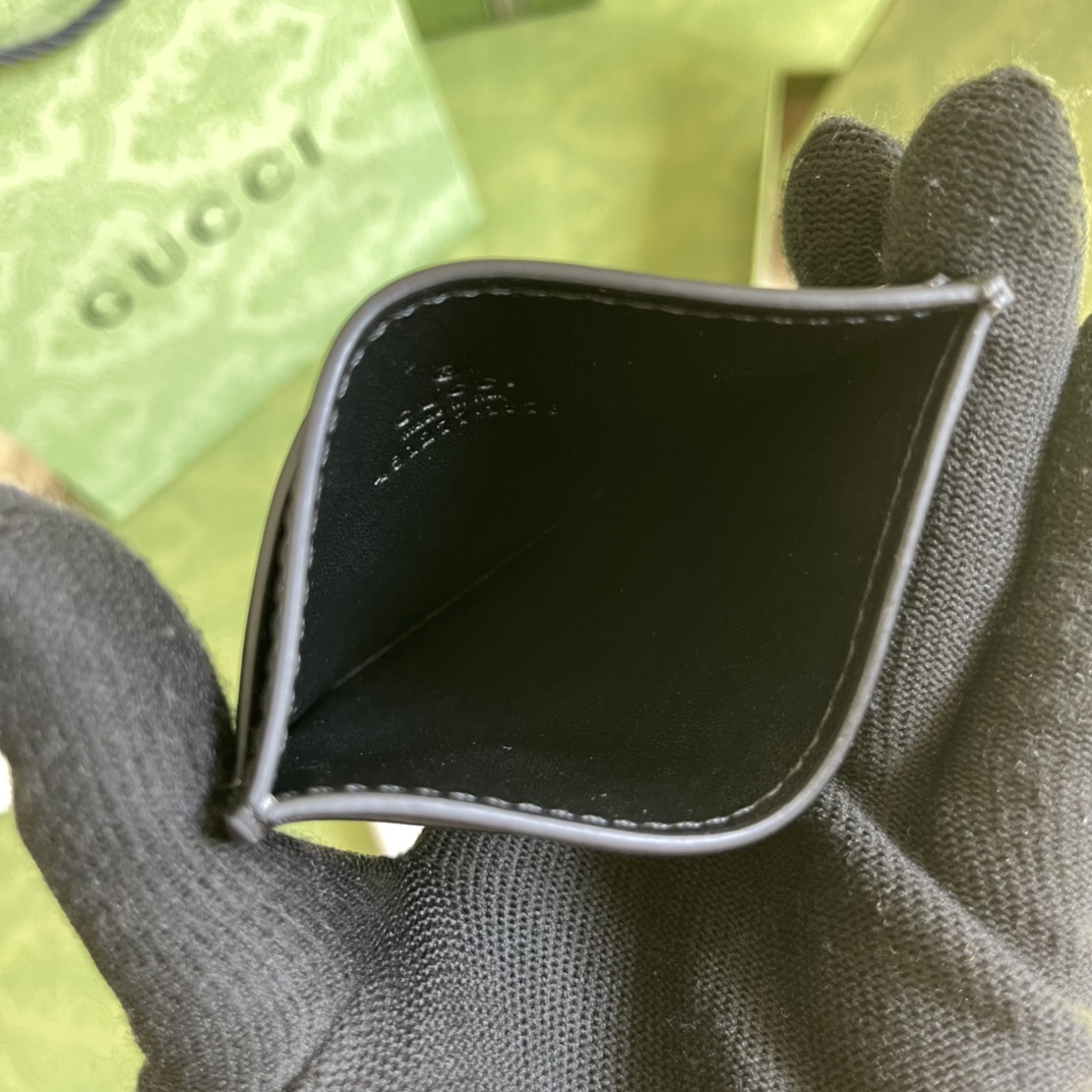 G*u*i wallet-10*7.5cm