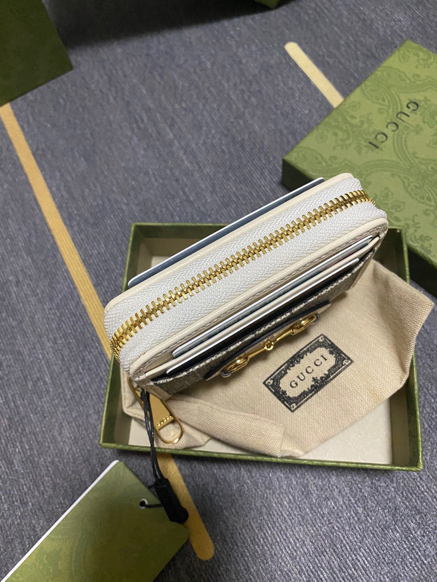 G*u*i wallet-11.5*8.5*3cm