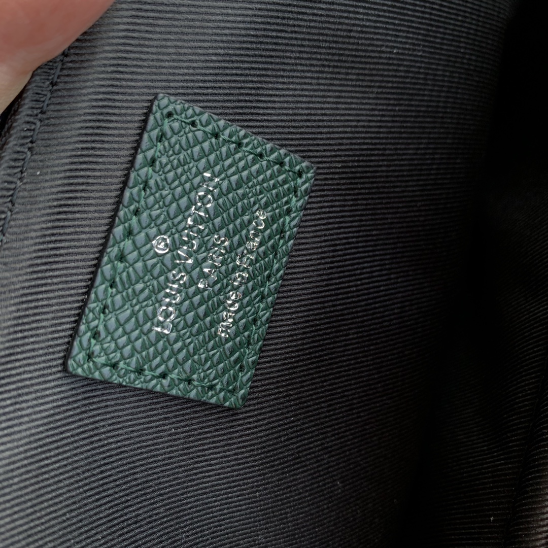 l0*is V*t0n slim briefcase-40 x 29 x 4cm