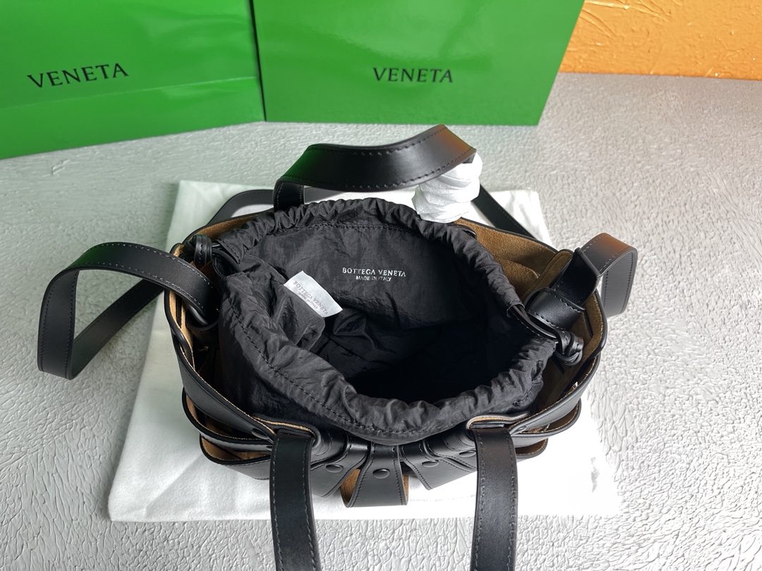 bo*te*ga Ve*ne*tatote-25*15*10cm