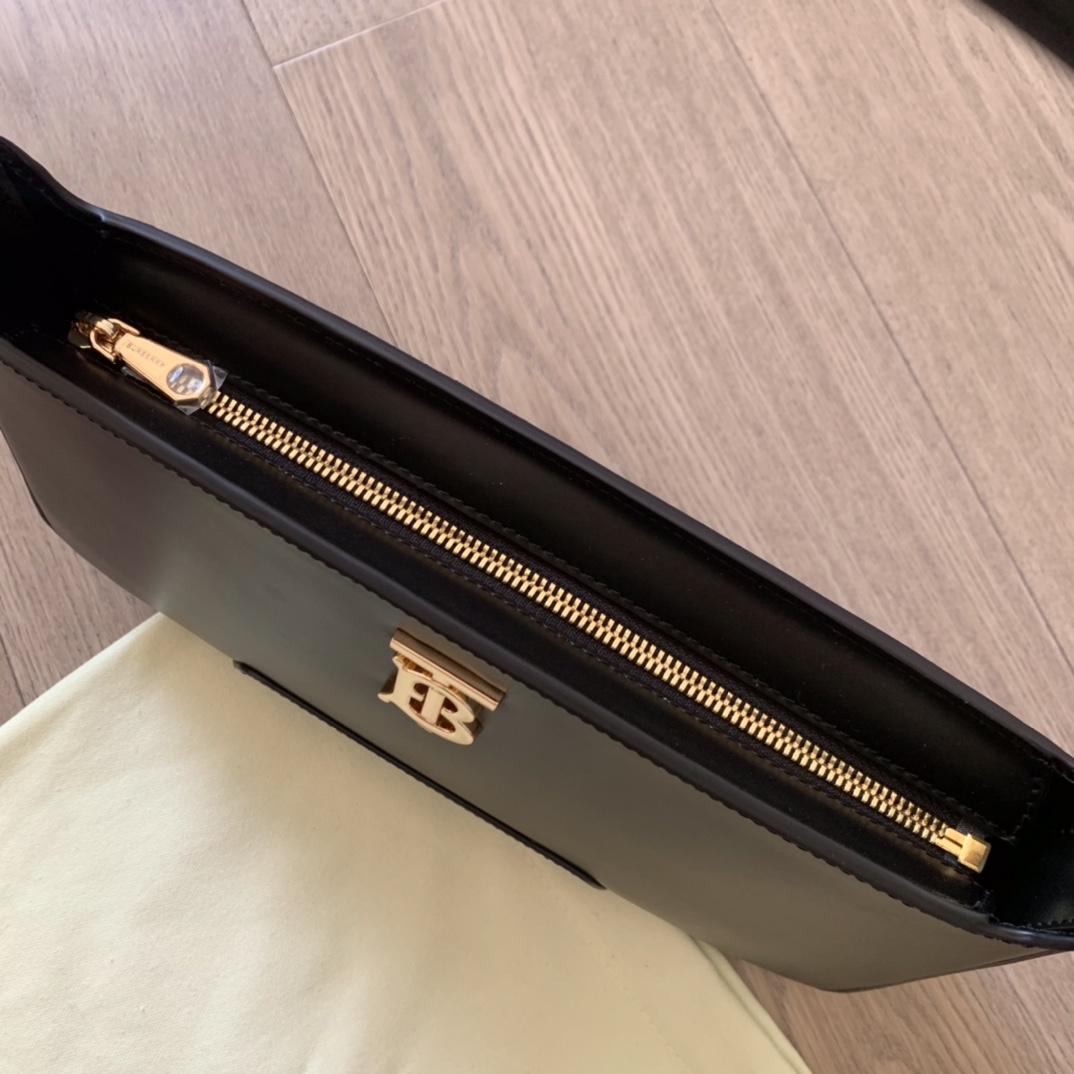 B**rry armpit bag-28x14x5cm