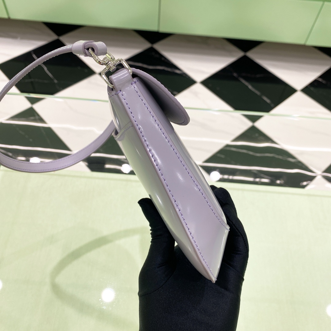 Pra*a cleo handbags-patent leather30x18.5x4cm