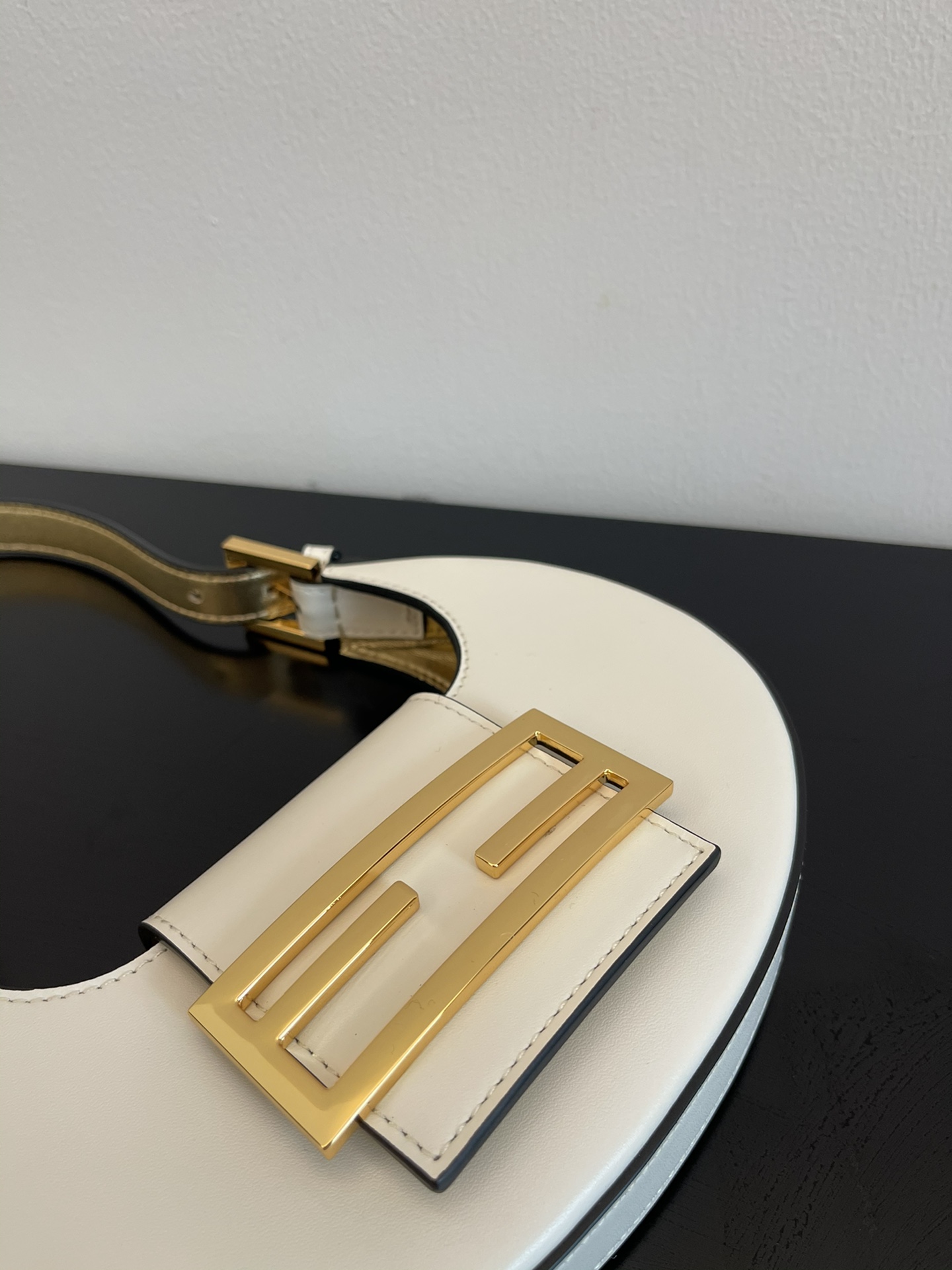 F**di cookie-22x4.5x17.5cm