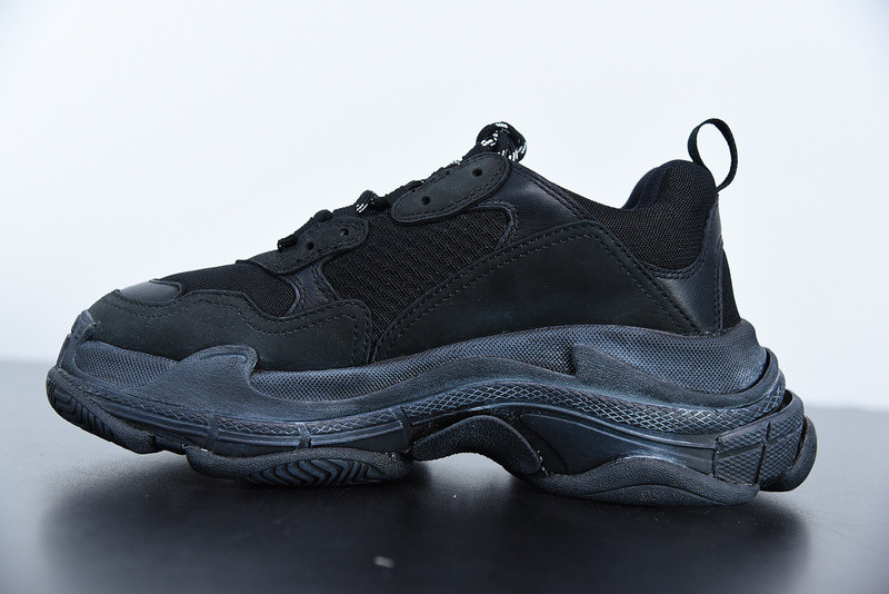 Ba*len*cia*ga triple s